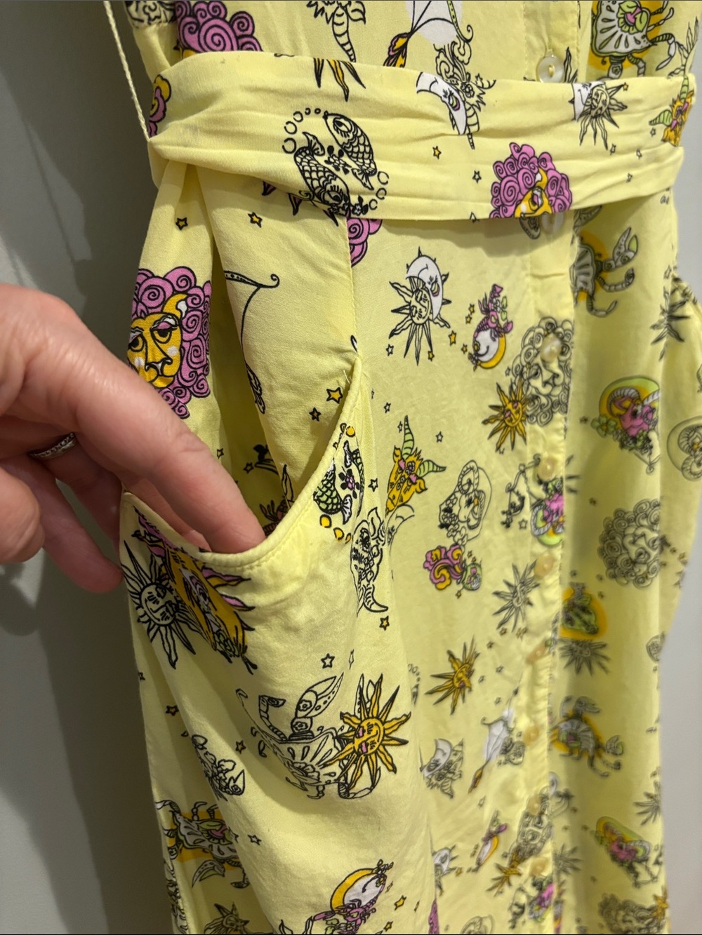 ModCloth Yellow Celestial Astrology Shirt Dress Zodiac Sun Moon Whimsigoth Sz M - Picture 10 of 16